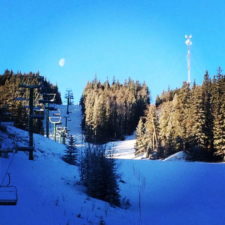 hidden valley ski resort friday hours